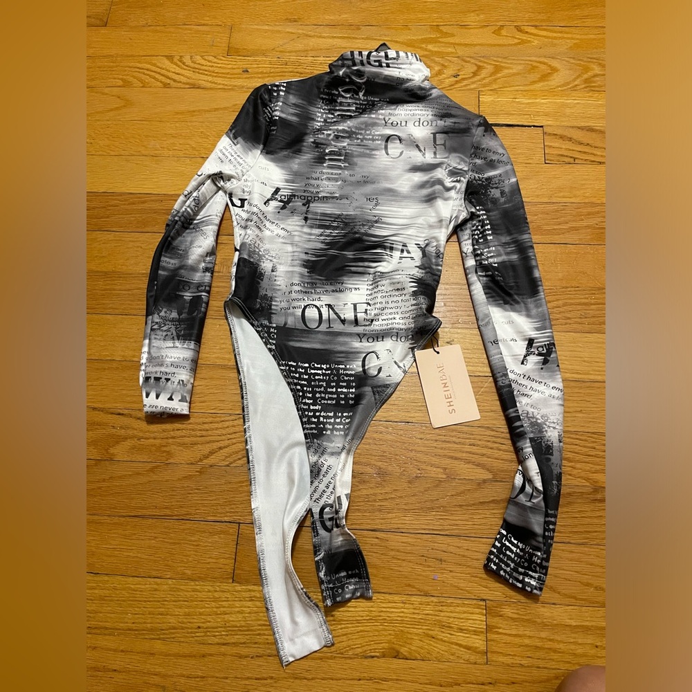 SHEIN Monochrome Text Print Bodysuit